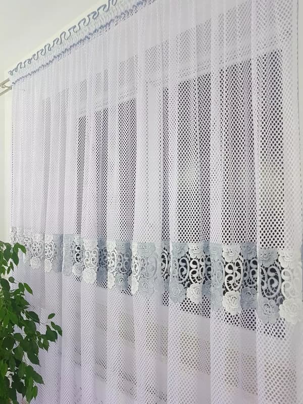 Lång gardin med dubbel guipurespets 400cm x 250cm