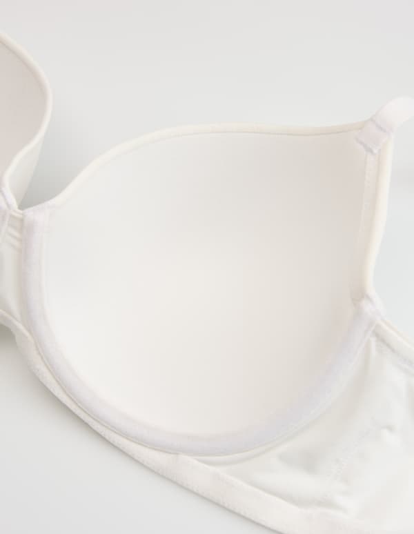 Q1.13 VACKER Esotiq vadderad bh | creme 80E