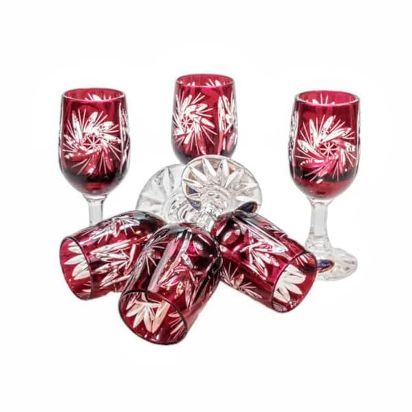 Rubinfärgade kristallglas med vodka 25 ml