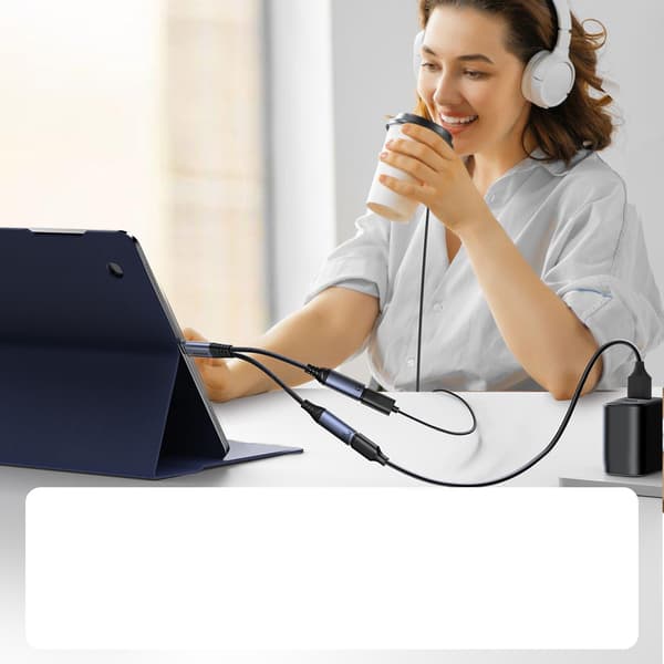2-i-1 adapteroplader + hovedtelefoner USB-C til 2x USB-C sort