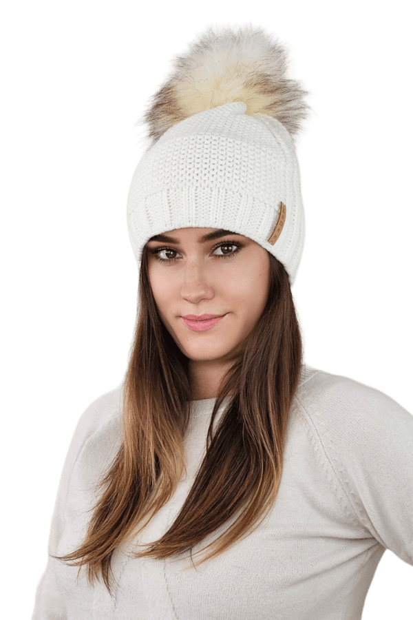 FIONA vintermössa i fleece med pompom, krämfärgad och vit