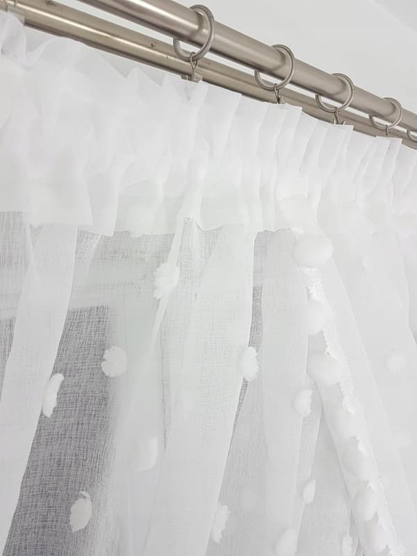 Valmis verho pompomeilla 400x150cm