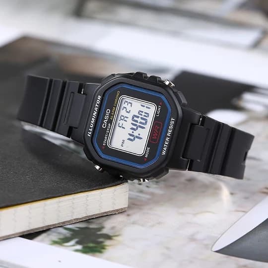 Barnklocka CASIO LA-20WH-1C + låda (zd596f)