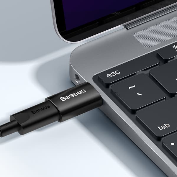 Ingenuity-sarjan USB 3.1 OTG - USB-C -sovitin - musta
