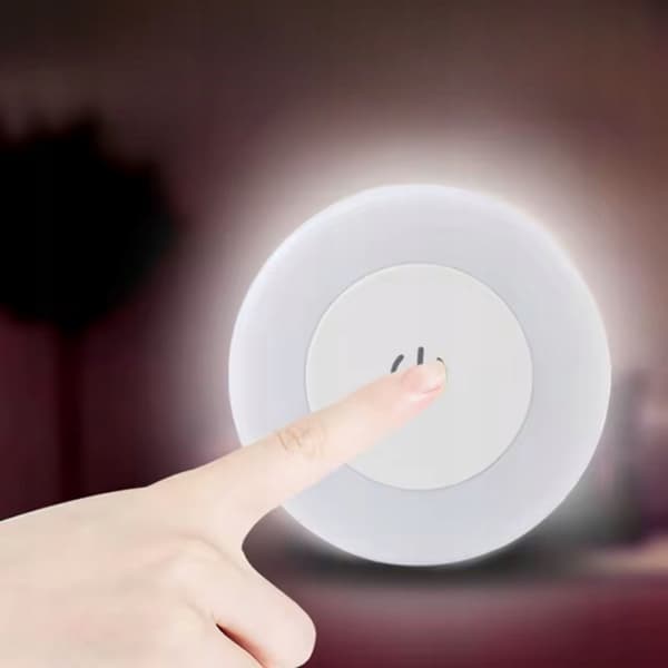 LED-NATLAMPE 3 LYSFARVEINDSTILLINGER TRÅDLØS BERØRING UNDERSKAB
