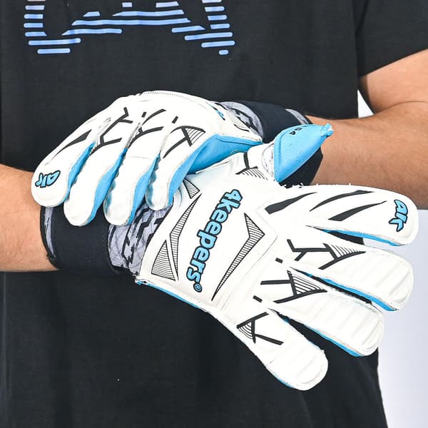Force V2.25 RF2G junior | 4keepers Force V2.25 RF2G junior målvaktshandskar 7