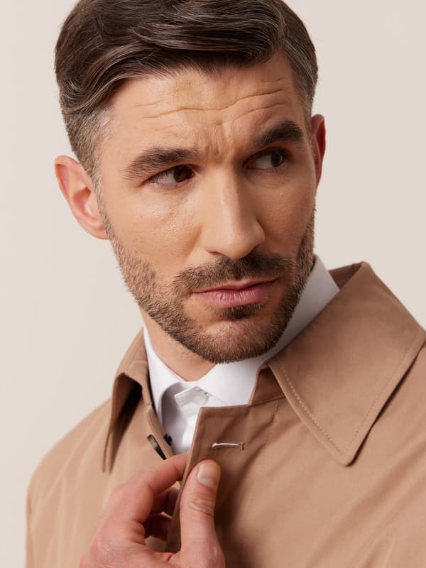 BEIGE MANCHESTERFRAKKE 46