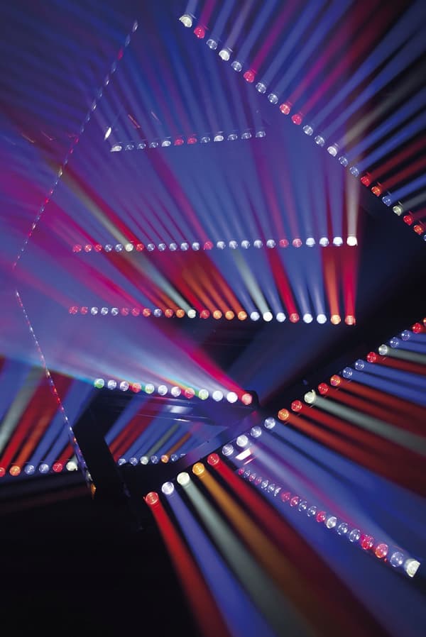 Showtec Phantom 1220 Zoombar - Bevægelig LED-stribe