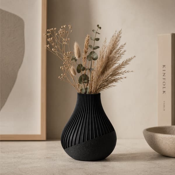 Sort dekorativ vase, rillet, moderne japandi