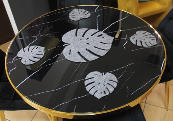 Sæt med bordskånere 1+4 - Monstera grå