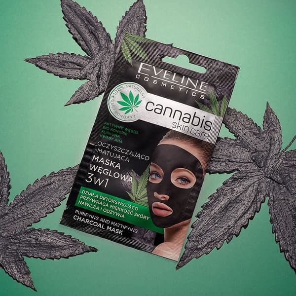3-i-1 rensende og matterende carbonmaske