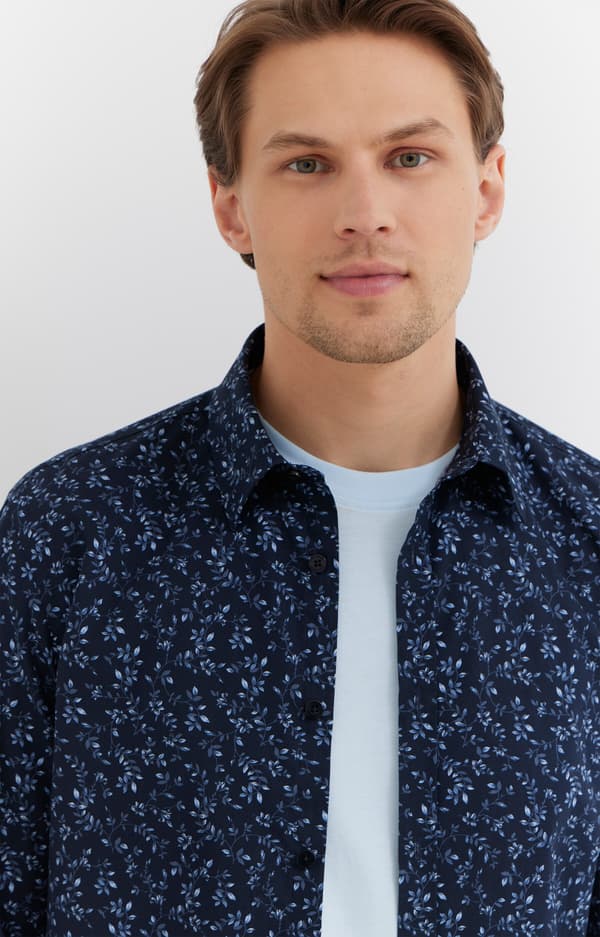 Blommig skjorta XL