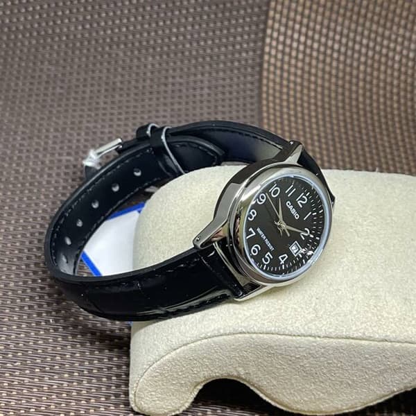 Dameur Casio LTP-V002L-1B med boks