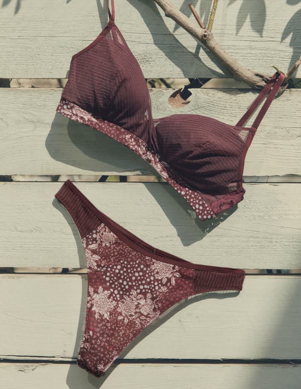 Lavish Spotlight Triumph Thong med hög midja | Vinröd 42