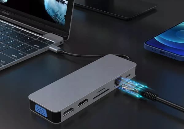 SC-USH322 13-i-1-adapter