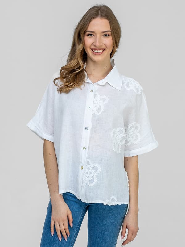 DAMBLUS I LINNE MED KORTA ÄRMAR OCH BLOMMAPLIKATIONER