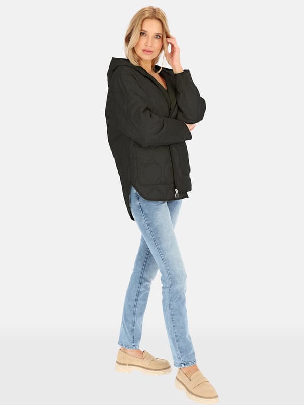 LÄTT, QUILTAD DAMJACKA MED LÅNG RYGG