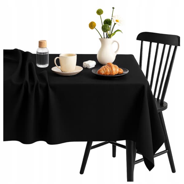 Ensfarvet rektangulær dug, 140 x 220 cm, sort.