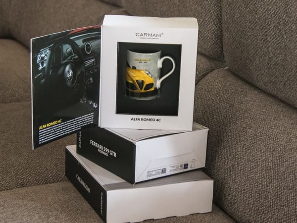 Carmani, porslinsmugg 370ml - Alfa Romeo 4C