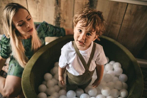 Tør pool 110x30 fløjlsblød olivengrøn uden bolde