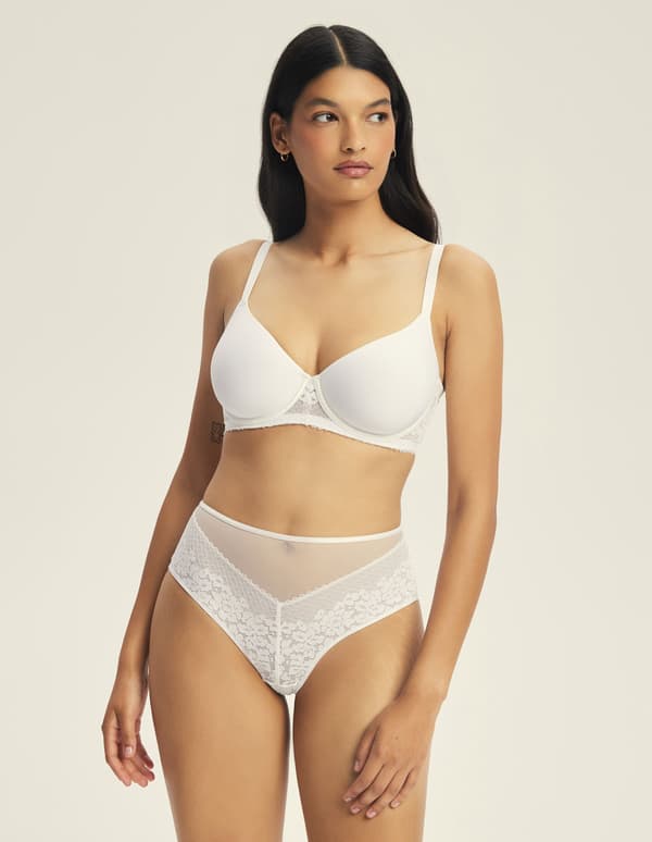 Nickita Esotiq Vadderad BH | Vit 65E