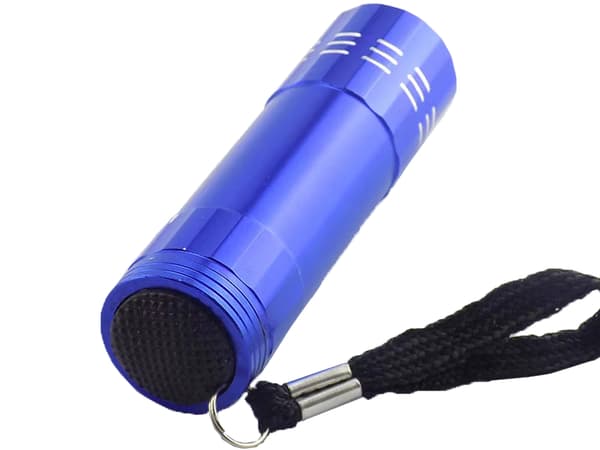 Lille LED-lommelygte med 9 coolpack-dioder