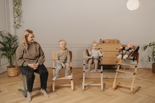LEANDER - Louie™ barnstol, bok, Cappuccino