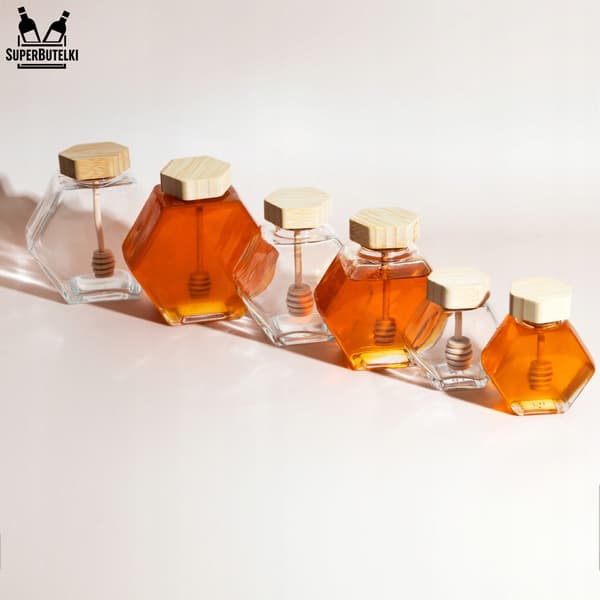 100 ml:n kuusikulmainen purkki kauhalla