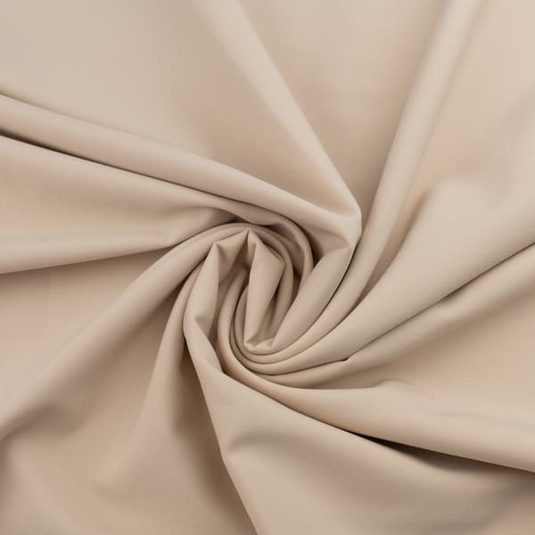 Vaalean beige silkkikangas