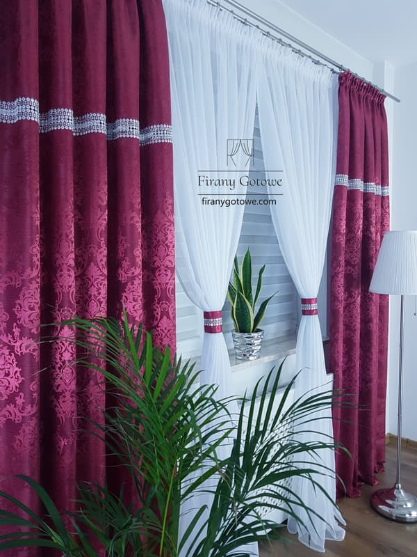 Gardin med draperier - vinrött set