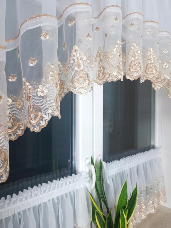 Køkkengardin med broderi, brun