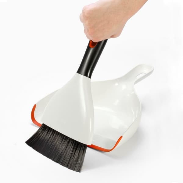 Borste med sopskyffel - Good Grips / OXO