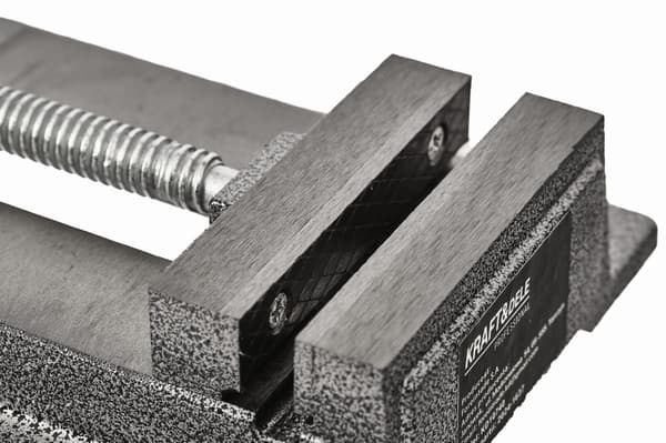 Kulmainen konekiinnitin 100mm KD10740