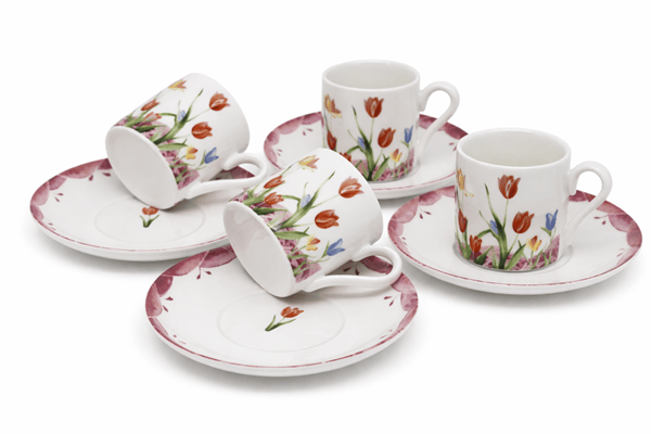 Set med 4 espressokoppar med fat 100 ml Tulpaner som present