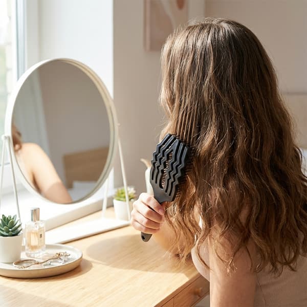 Tombi profilerad hårborste för massage och utredning