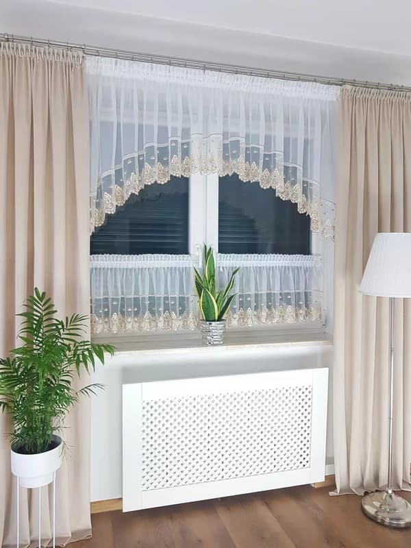 Køkkengardin med broderi, beige
