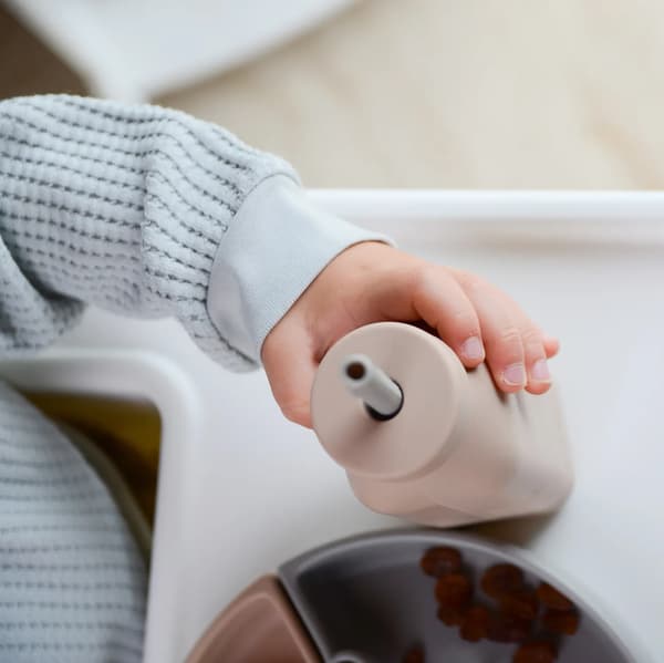 Silikon barnvattenflaska med sugrör och lock 200 ml 6m+ Beige