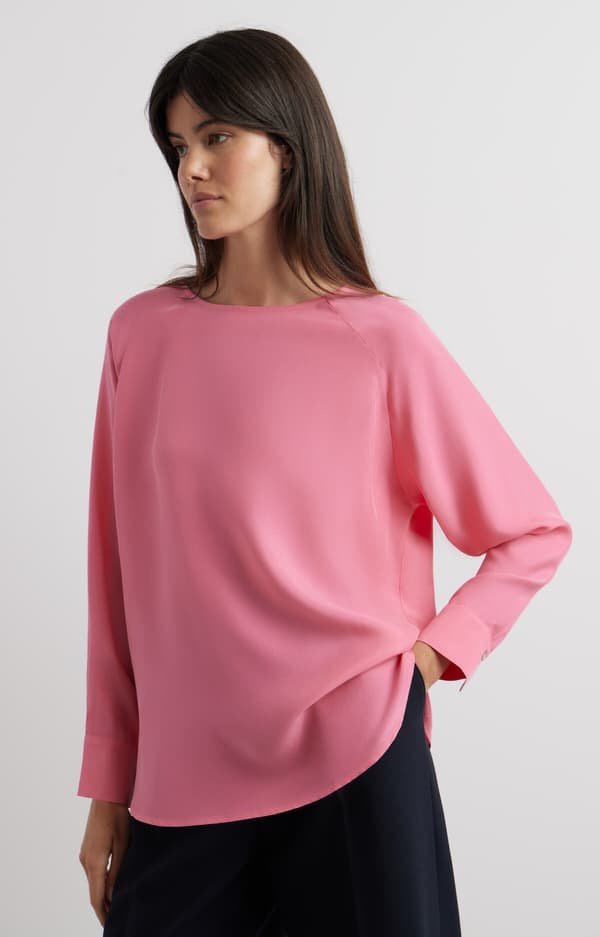 Ensfarvet bluse 40