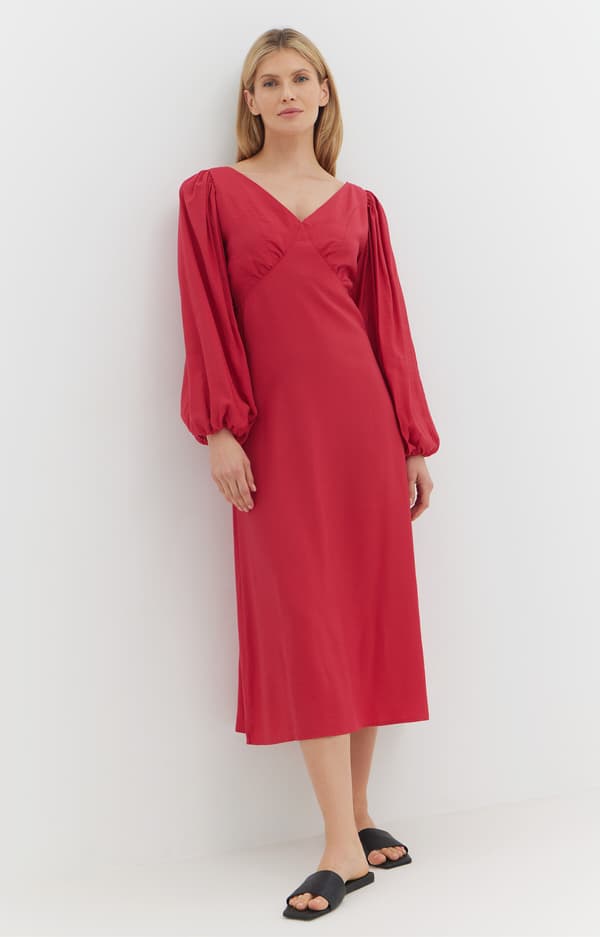 Mekko, jossa on aukko selässä, 36