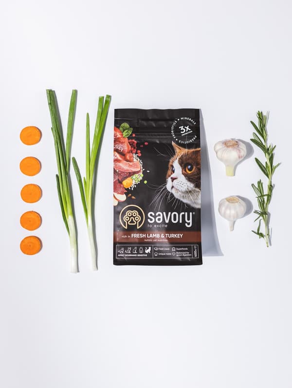 Savory Premium torrfoder för katter, vuxen, lamm och kalkon, sensitiv, 400 g