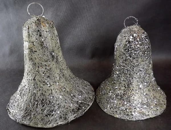 Dekorativ sisalklocka med silverglitter - 25x30cm