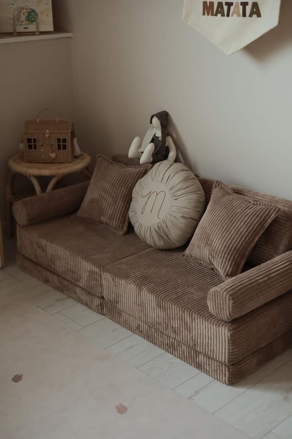 Lille trekant til Toffee Corduroy-sofaen