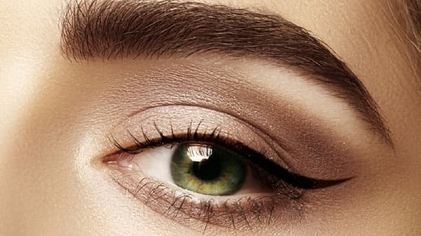Eveline blød sort eyeliner med spidser, langtidsholdbar
