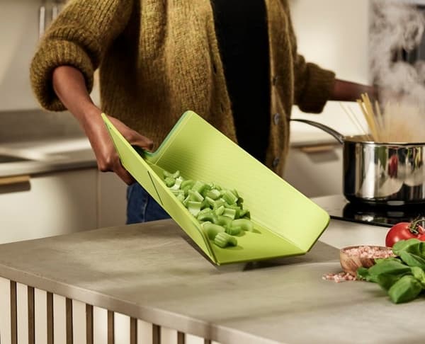 Chop2Pot Plus -lautanen, vihreä / Joseph Joseph
