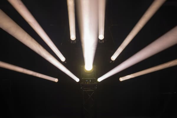 Showtec Shark - The Meg - Beam One - rörligt huvud