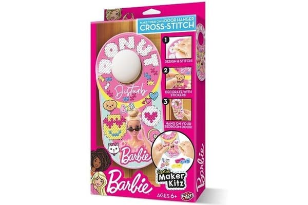 Barbie Maker Kitz laver en bøjle