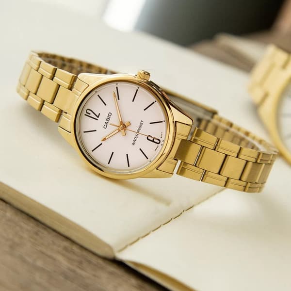 Casio Naisten Kello LTP-V005G-7B + Laatikko