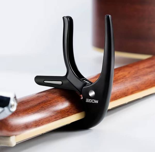 Capo för elektroakustisk gitarr MOGE MC-3 Svart
