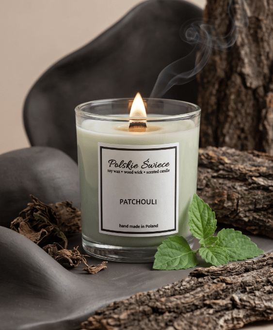 Sojalys med trævæge + PATCHOULI