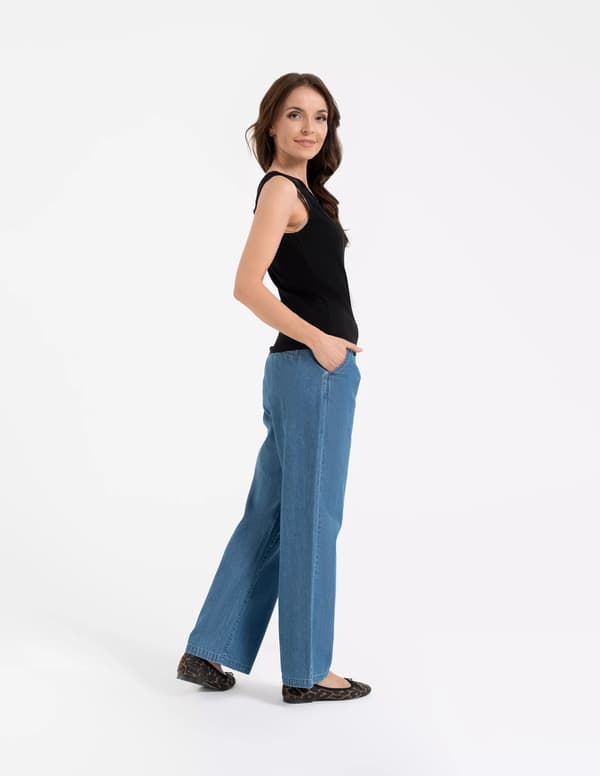 Damebluse i ribbet viskose med blondestropper Elegant MORAJ XL SORT